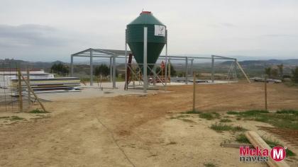 MKGALALAB04-nave-economica-gallinas-ecologicas-MEKANAVES