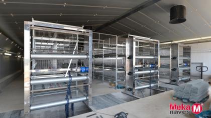 MKGZARMAI17-equipamiento-cria-gallinas-camperas-MEKANAVES